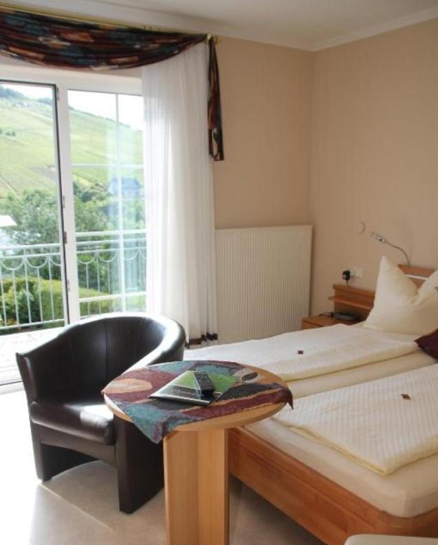 Wein- Und Gaestehaus Binz-meyer * Lieser