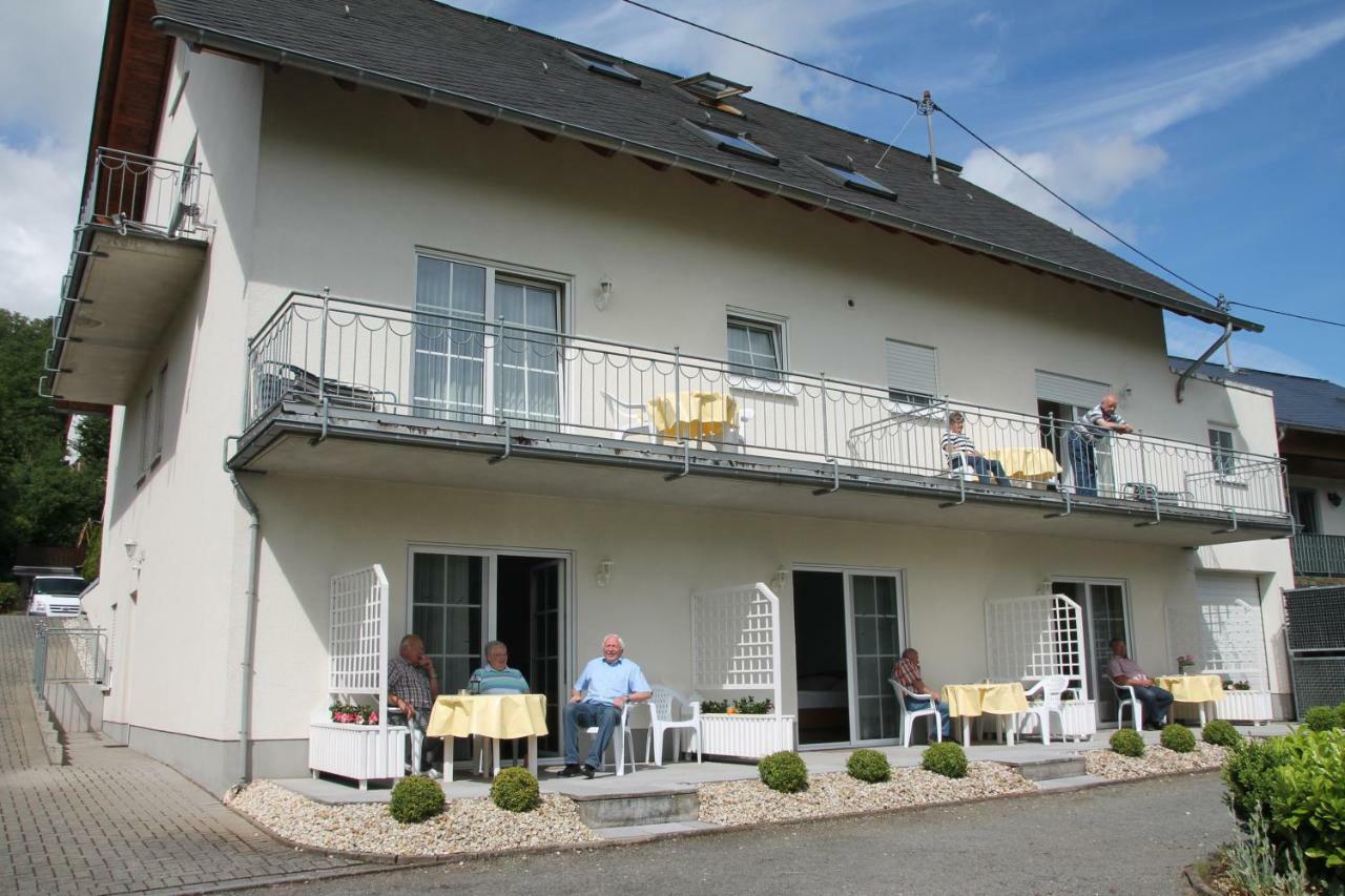 Apartment Wein- Und Gaestehaus Binz-meyer Lieser